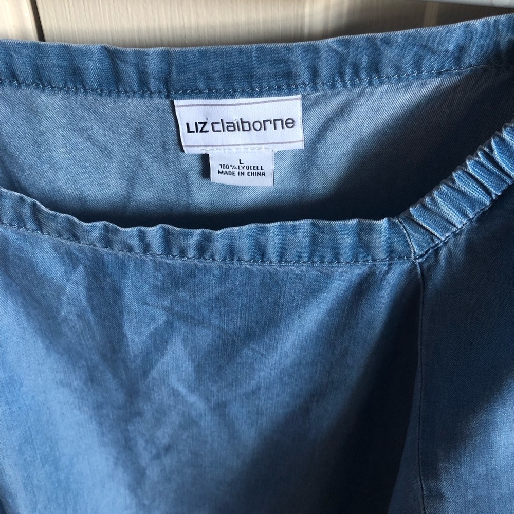 💛4/20 sale if you bundle NWOT Liz Claiborne bell sleeve chambray top - Picture 5 of 6